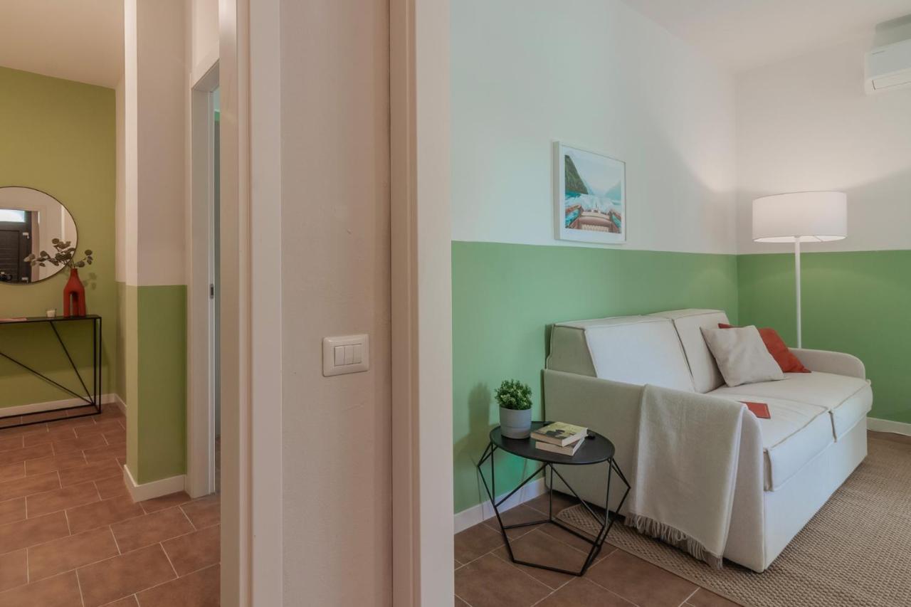 Ninfea Apartments By Wonderful Italy Лецено Екстериор снимка