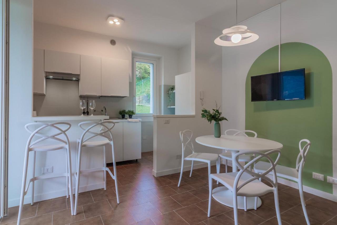 Ninfea Apartments By Wonderful Italy Лецено Екстериор снимка