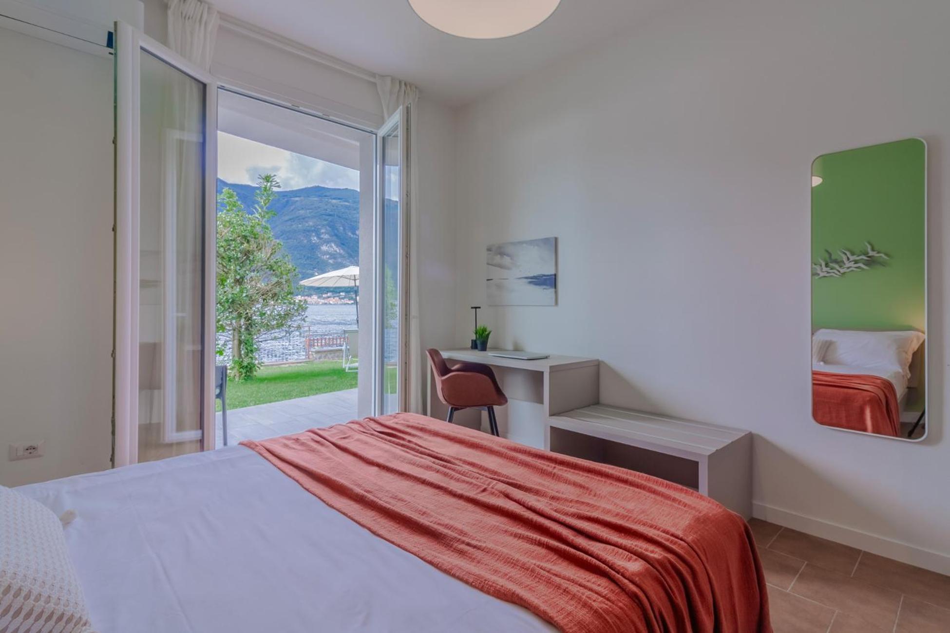 Ninfea Apartments By Wonderful Italy Лецено Екстериор снимка